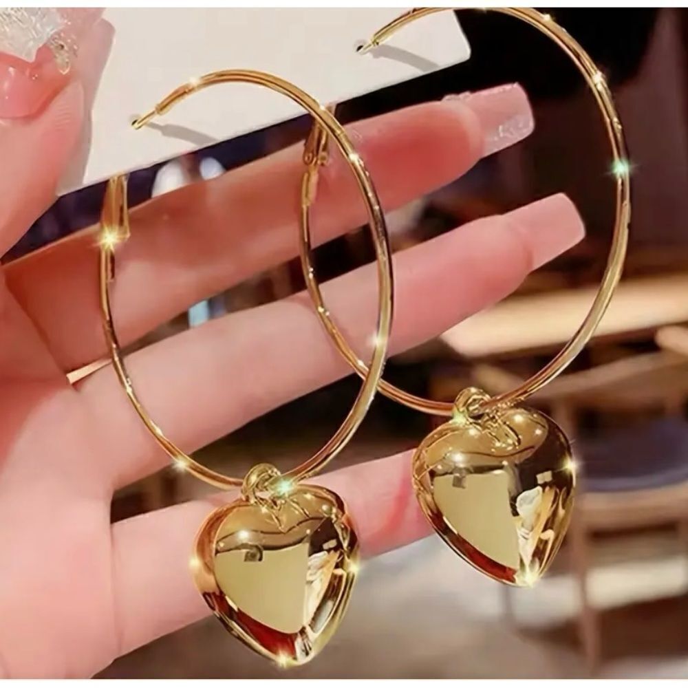 💛 Beautiful goldtone hoops with puffy gold hearts 💛